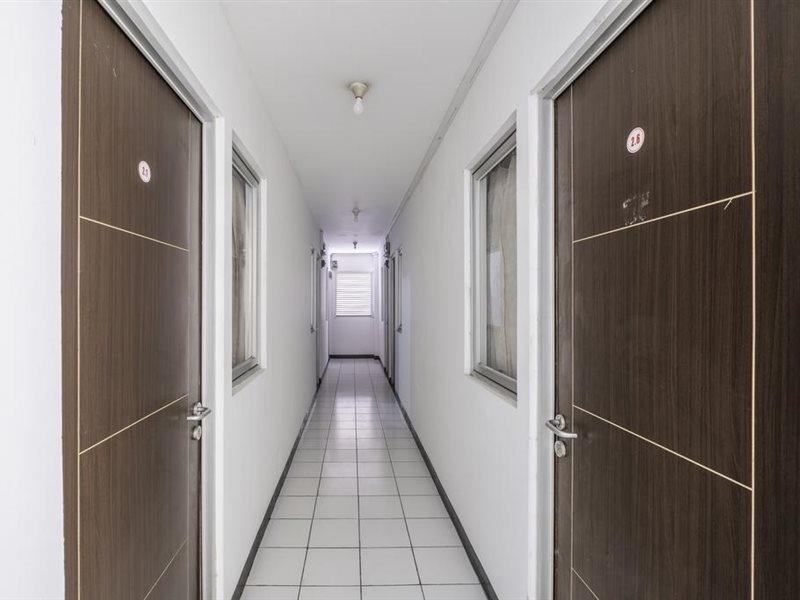 Super Oyo 1568 Stasiun Ka Cirebon Guest House Exteriör bild