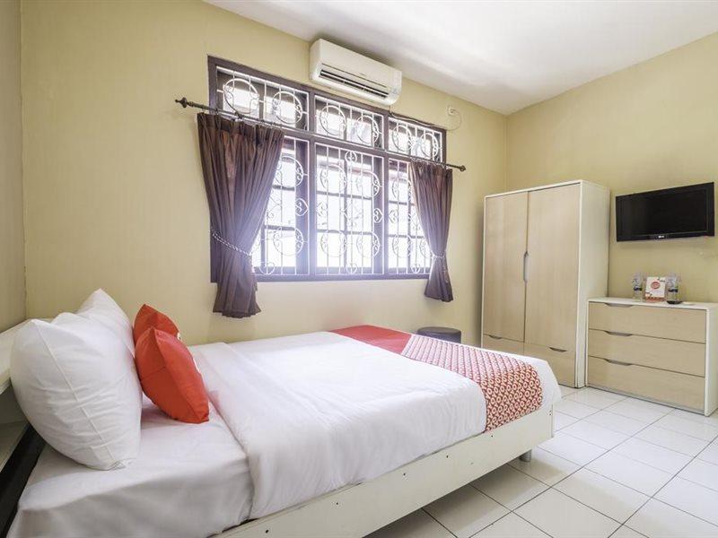 Super Oyo 1568 Stasiun Ka Cirebon Guest House Exteriör bild