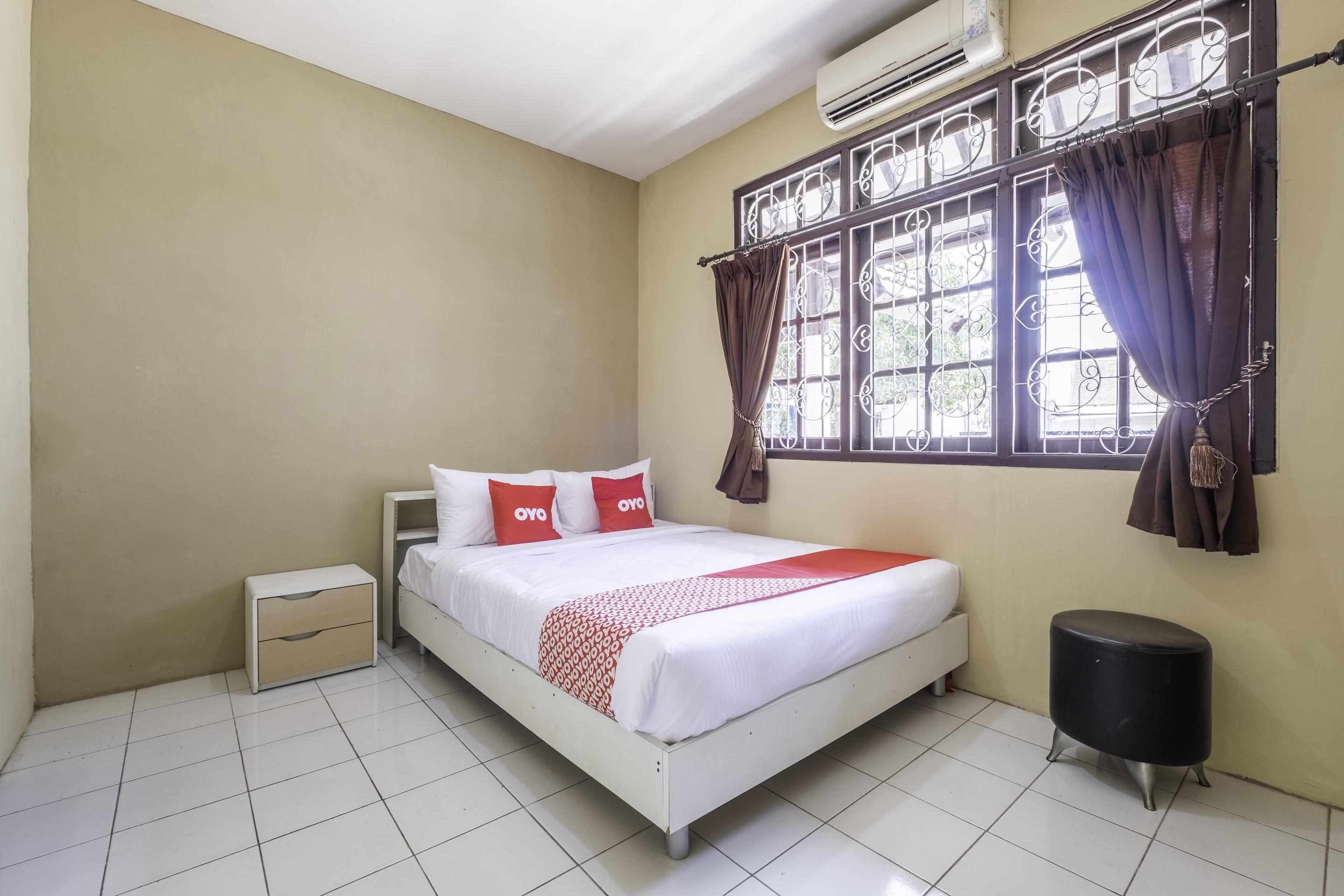 Super Oyo 1568 Stasiun Ka Cirebon Guest House Exteriör bild