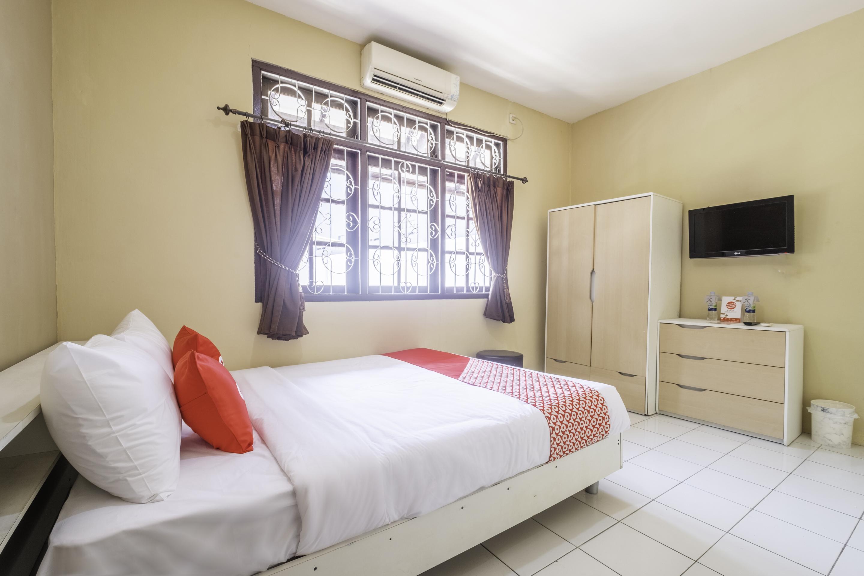 Super Oyo 1568 Stasiun Ka Cirebon Guest House Exteriör bild