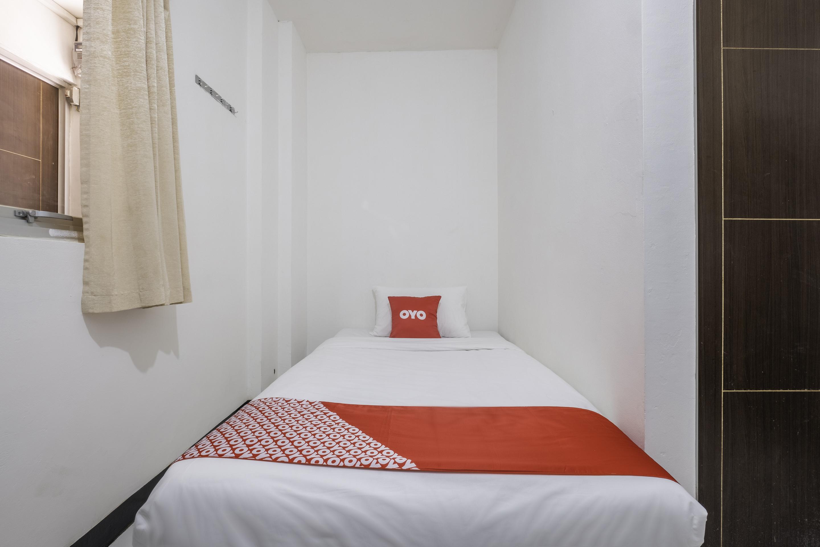 Super Oyo 1568 Stasiun Ka Cirebon Guest House Exteriör bild