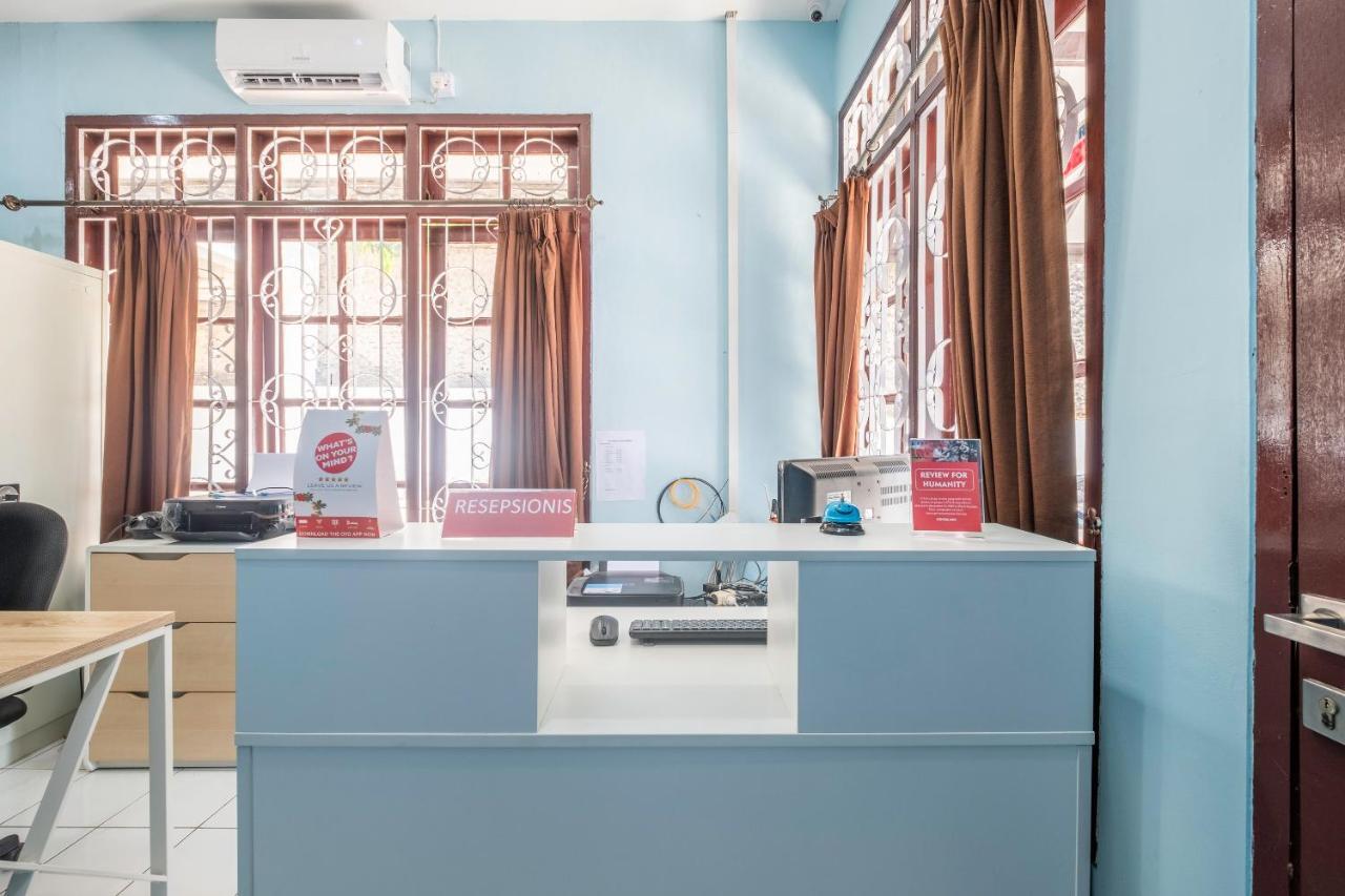 Super Oyo 1568 Stasiun Ka Cirebon Guest House Exteriör bild